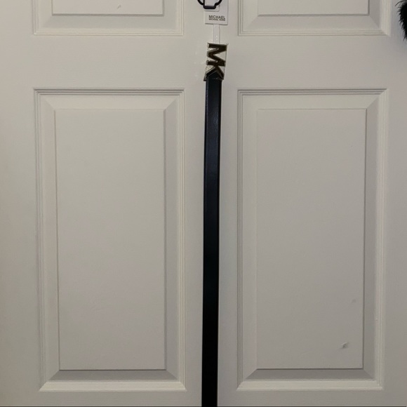 Michael Kors Accessories - NWT Michael Kors Belt